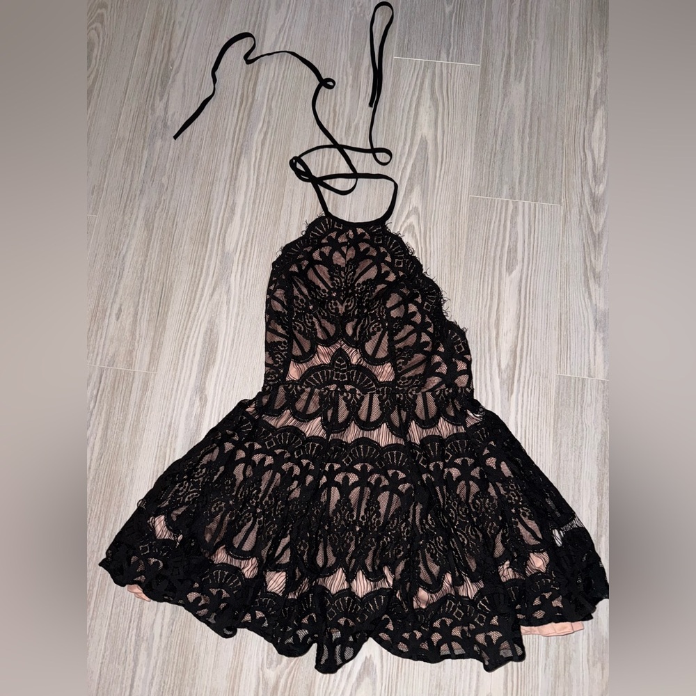 Elegant Black Lace Halter Dress